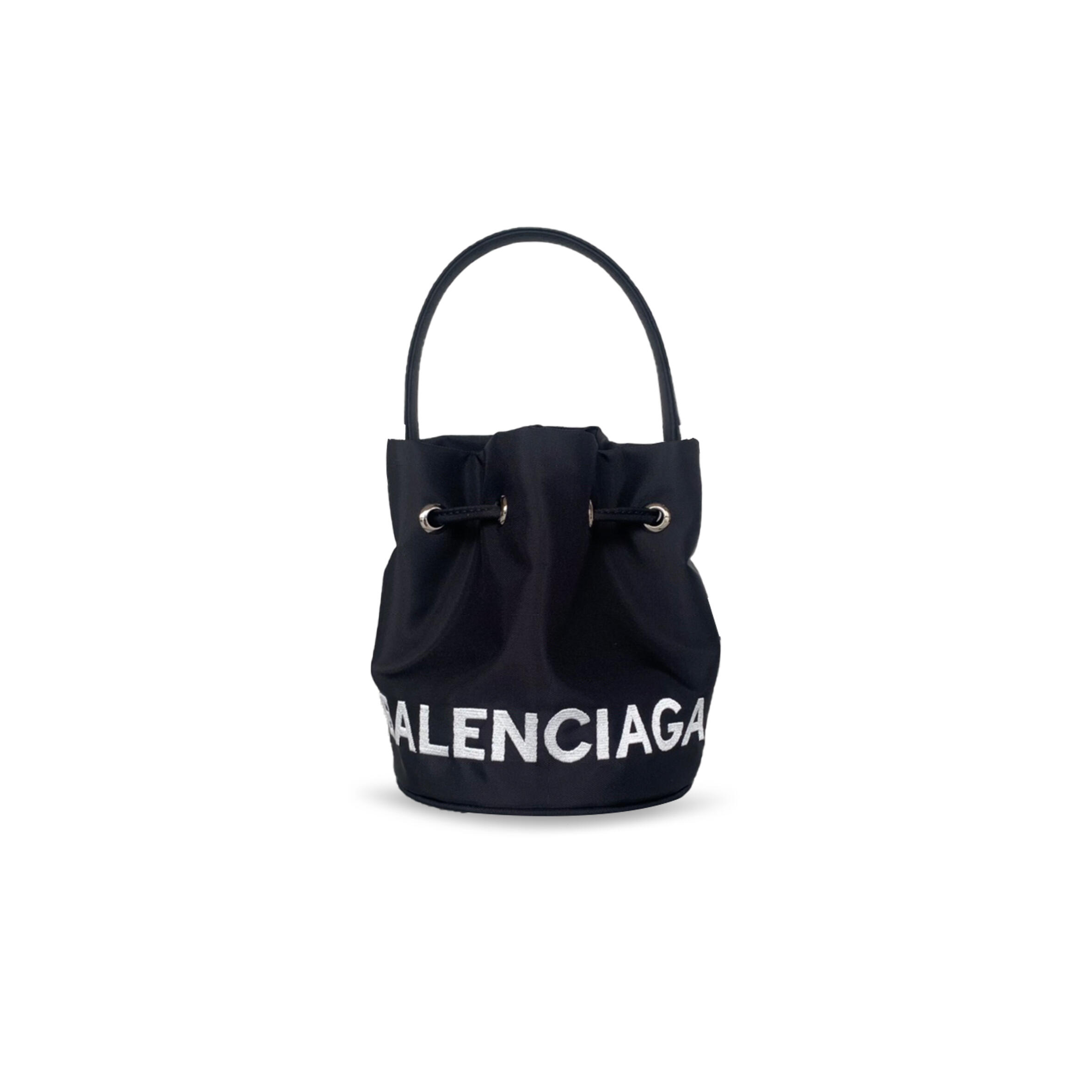 Ba1en*iaga women''s wheel drawstring bucket bag mini in black 656682h854n1055 (18*15*15cm)